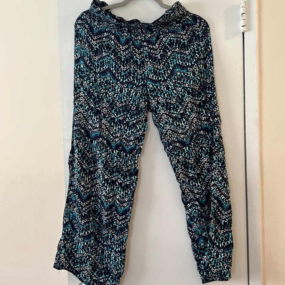 Elastic waist straight, leg pant. Size M